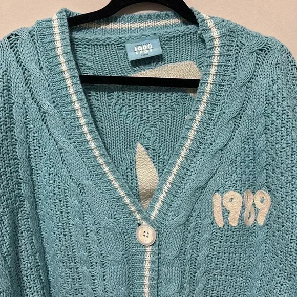 Taylor Swift - Picture 2 of 11